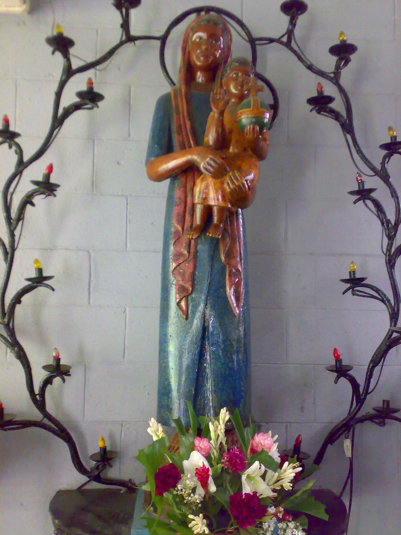 Virgen Mary Sculpture
