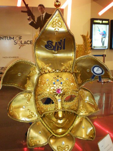 giant-mask giant-mask